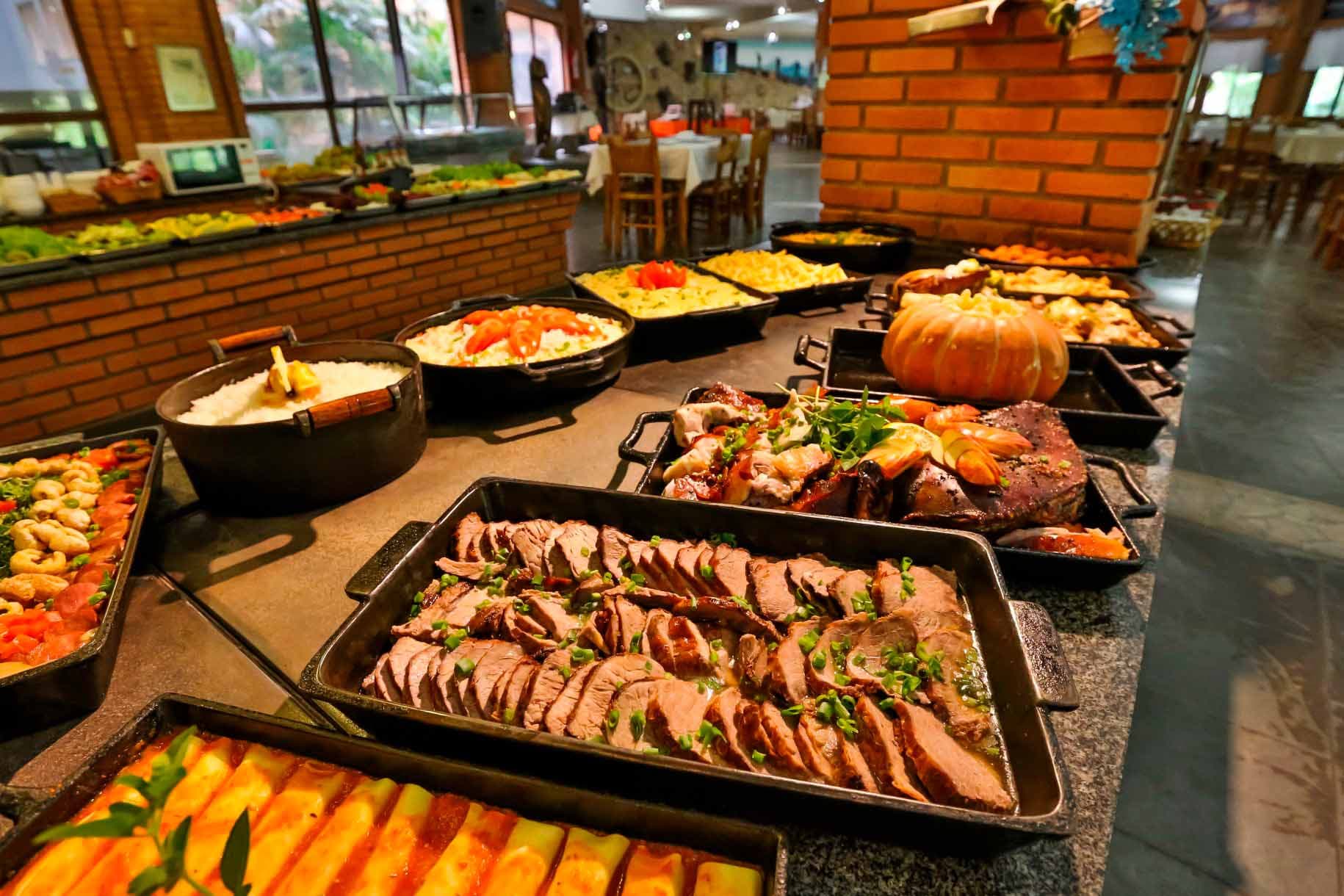 Pratos típicos do almoço com produtos da horta (foto 6)