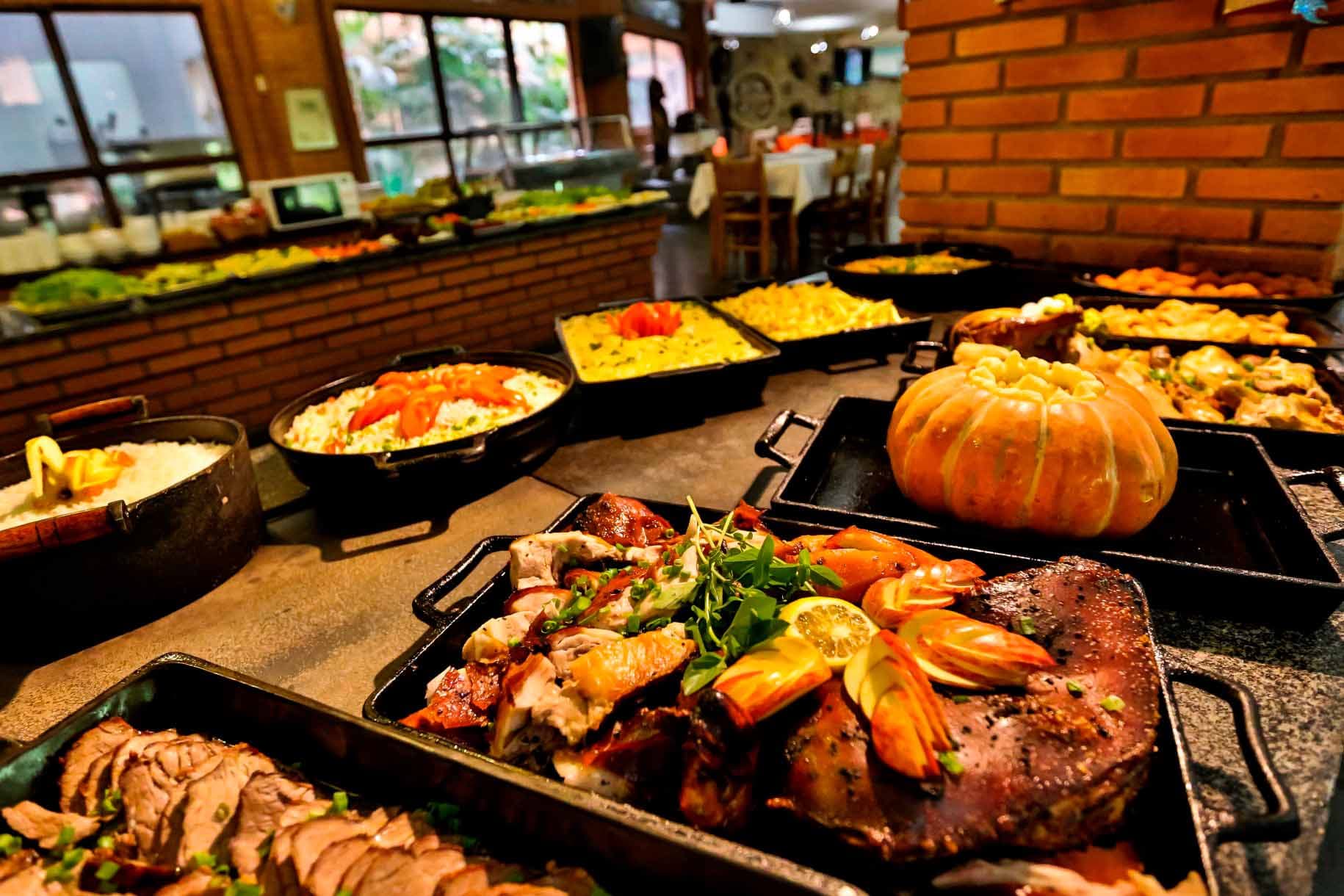 Pratos típicos do almoço com produtos da horta (foto 11)
