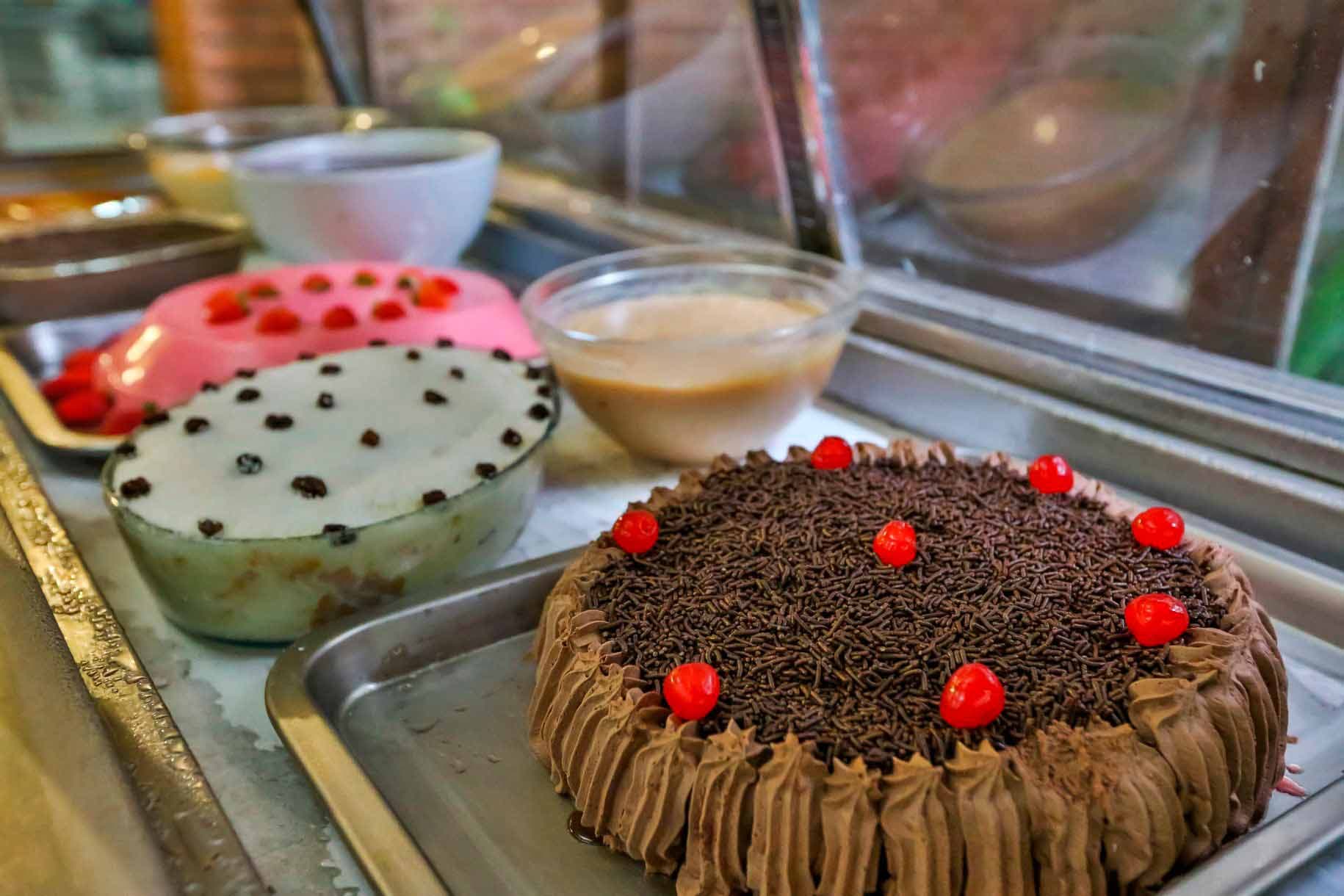 Pratos quentes do jantar feitos no fogão a lenha (foto 10)